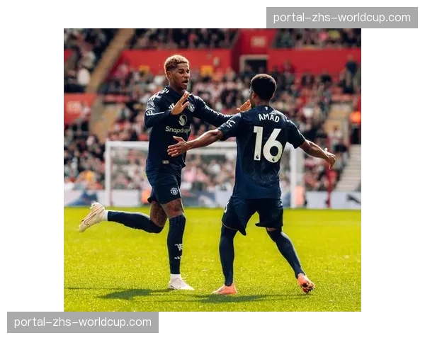 曼联客场2-1逆转维拉，加纳乔攻入制胜球